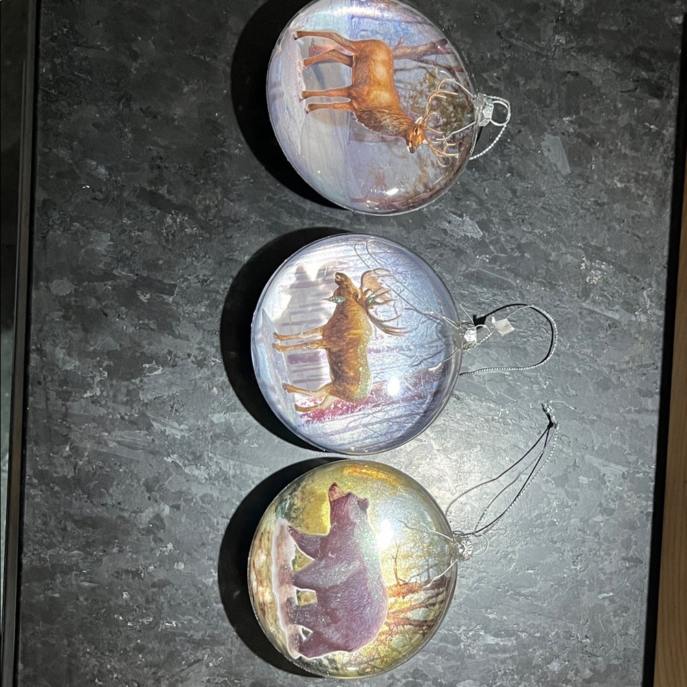 #59..(bac noel )Wildlife Holiday Ornament Trio - Silver and Gold